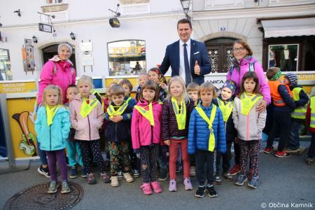 Tudi otroci kamniških šol in vrtcev so bili danes trajnostno povezavi  (51)